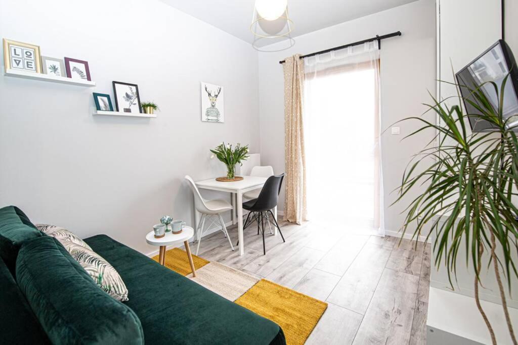 Apartament With Garden Bezplatny Parking !!! Krakau Buitenkant foto