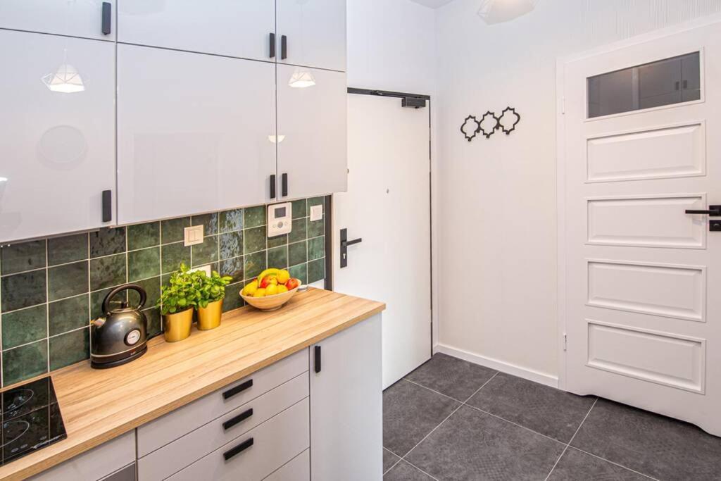 Apartament With Garden Bezplatny Parking !!! Krakau Buitenkant foto